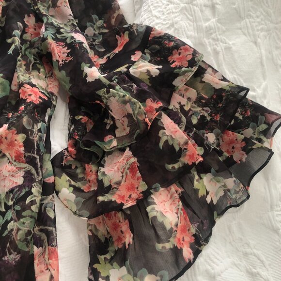 Alice and Olivia Kallie Printed Georgette Blouse with Ruffled Sleeves - Picture 7 of 8